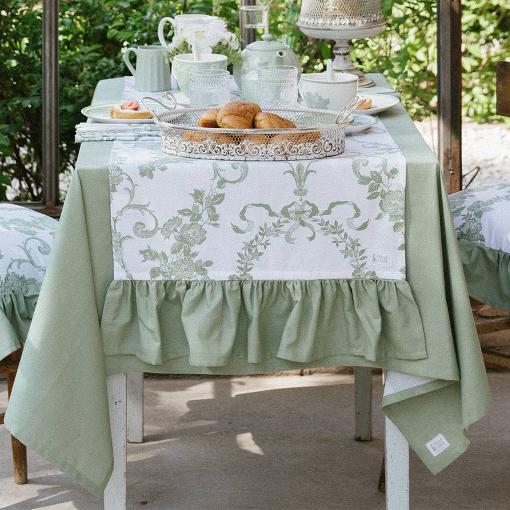 Chemin de table en tissu Nuages